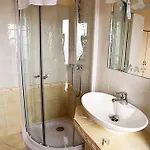 Le Thimothee : & 2* Saint-Raphael (Var)