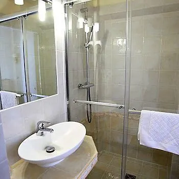 Le Thimothee : & Hotell