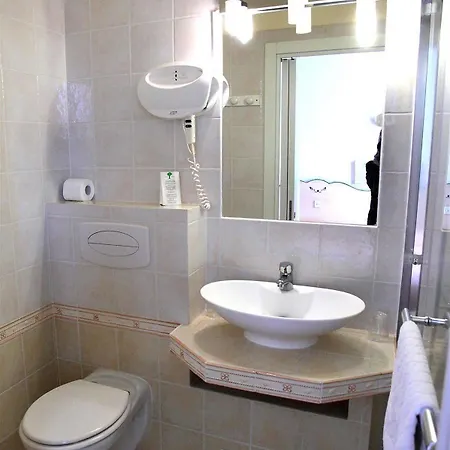 Hotel Le Thimothee : & 2*